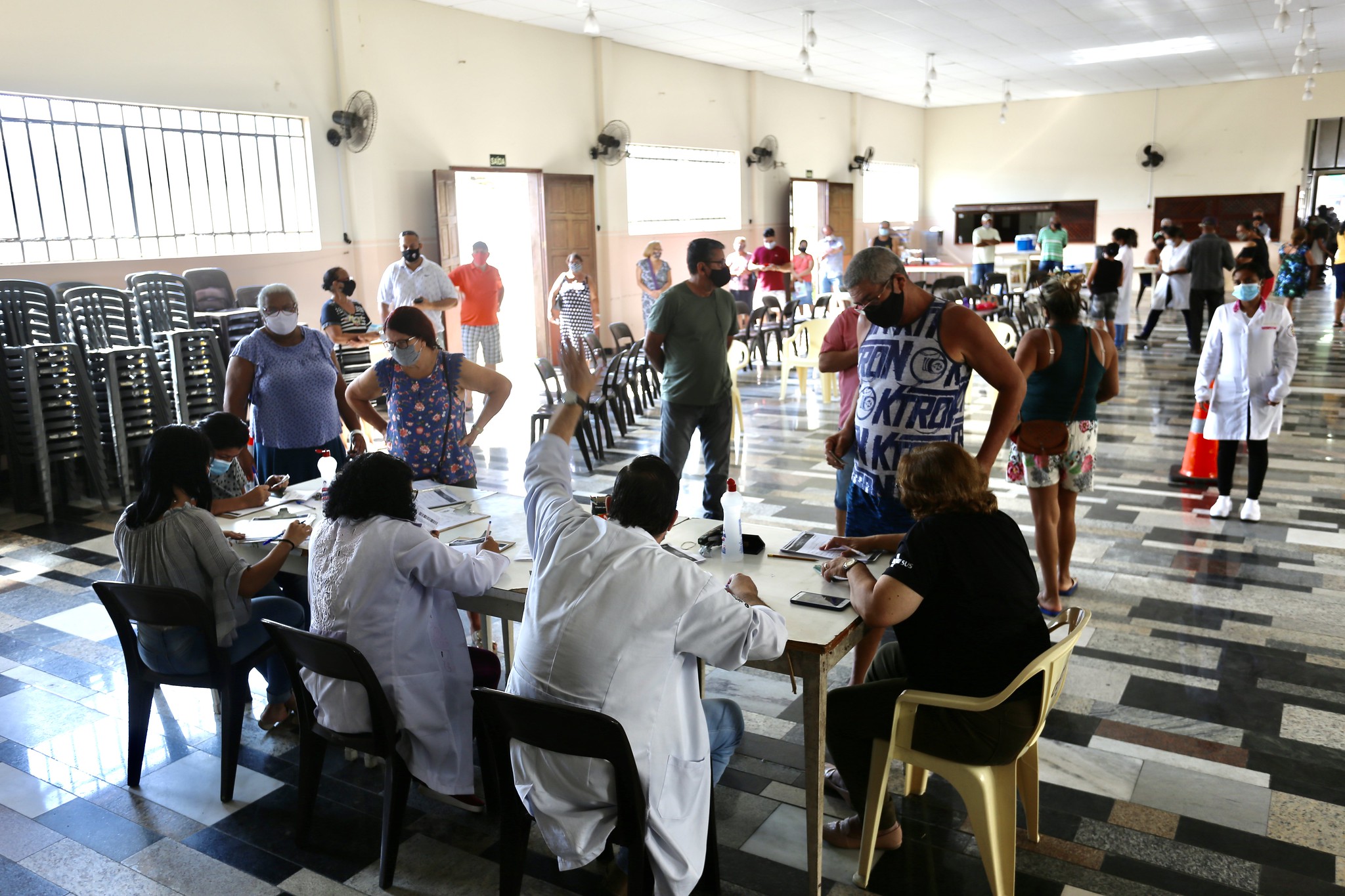 Guarujá inicia vacinação