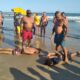 Ladrões são pegos por policiais a paisana em praia de Guarujá